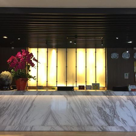 Hunt Champion Hotel Тайчжун Экстерьер фото
