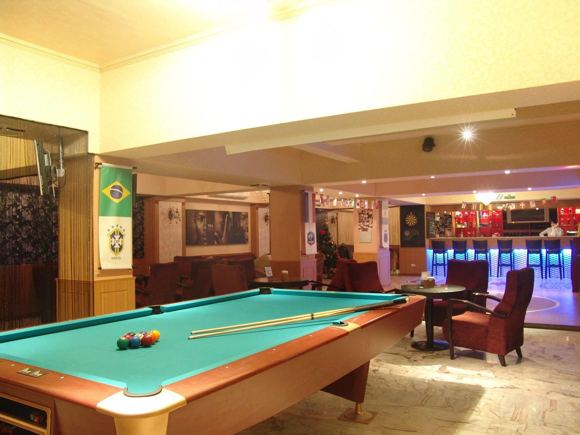 Hunt Champion Hotel Тайчжун Экстерьер фото