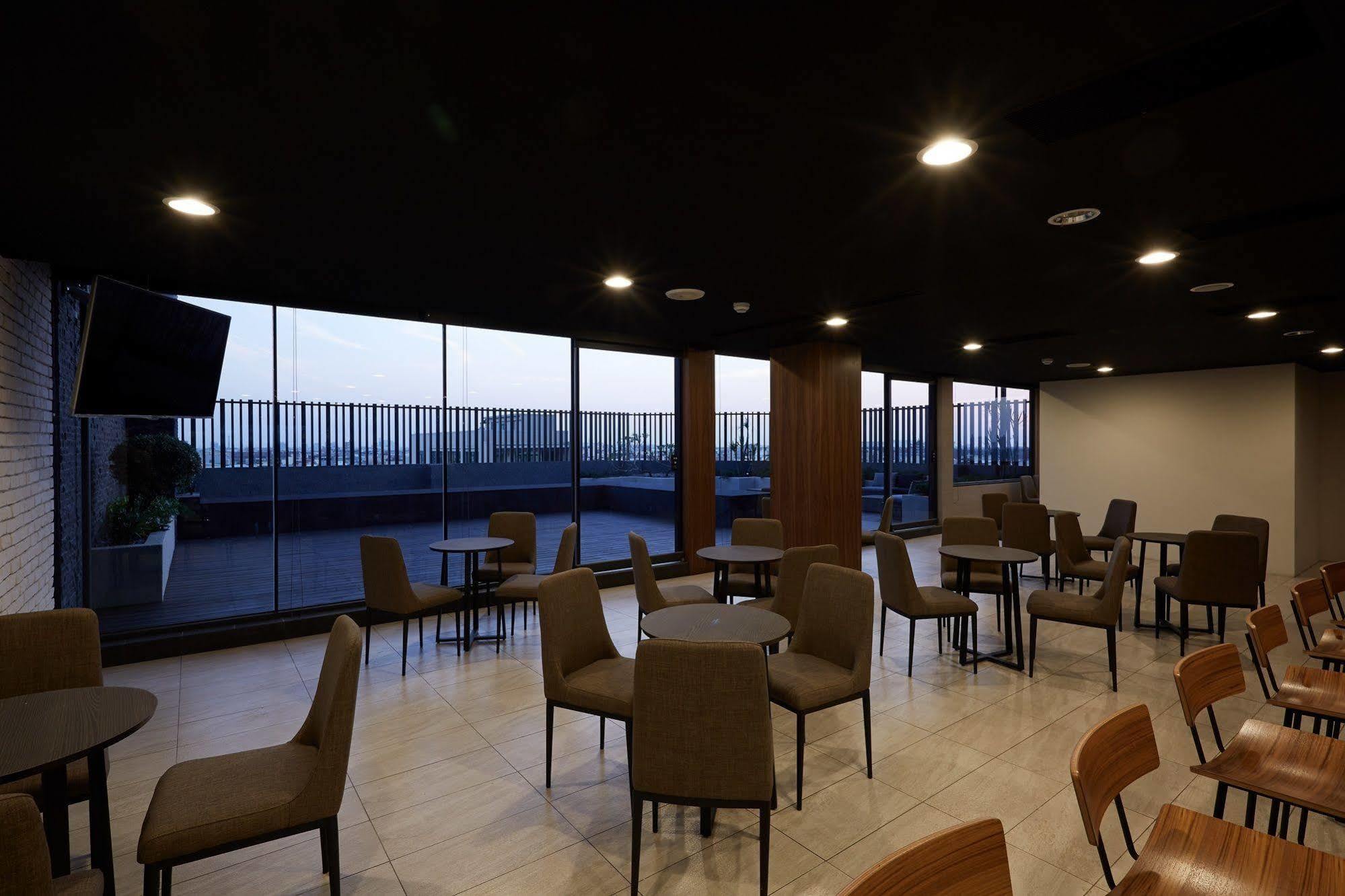 Hunt Champion Hotel Тайчжун Экстерьер фото