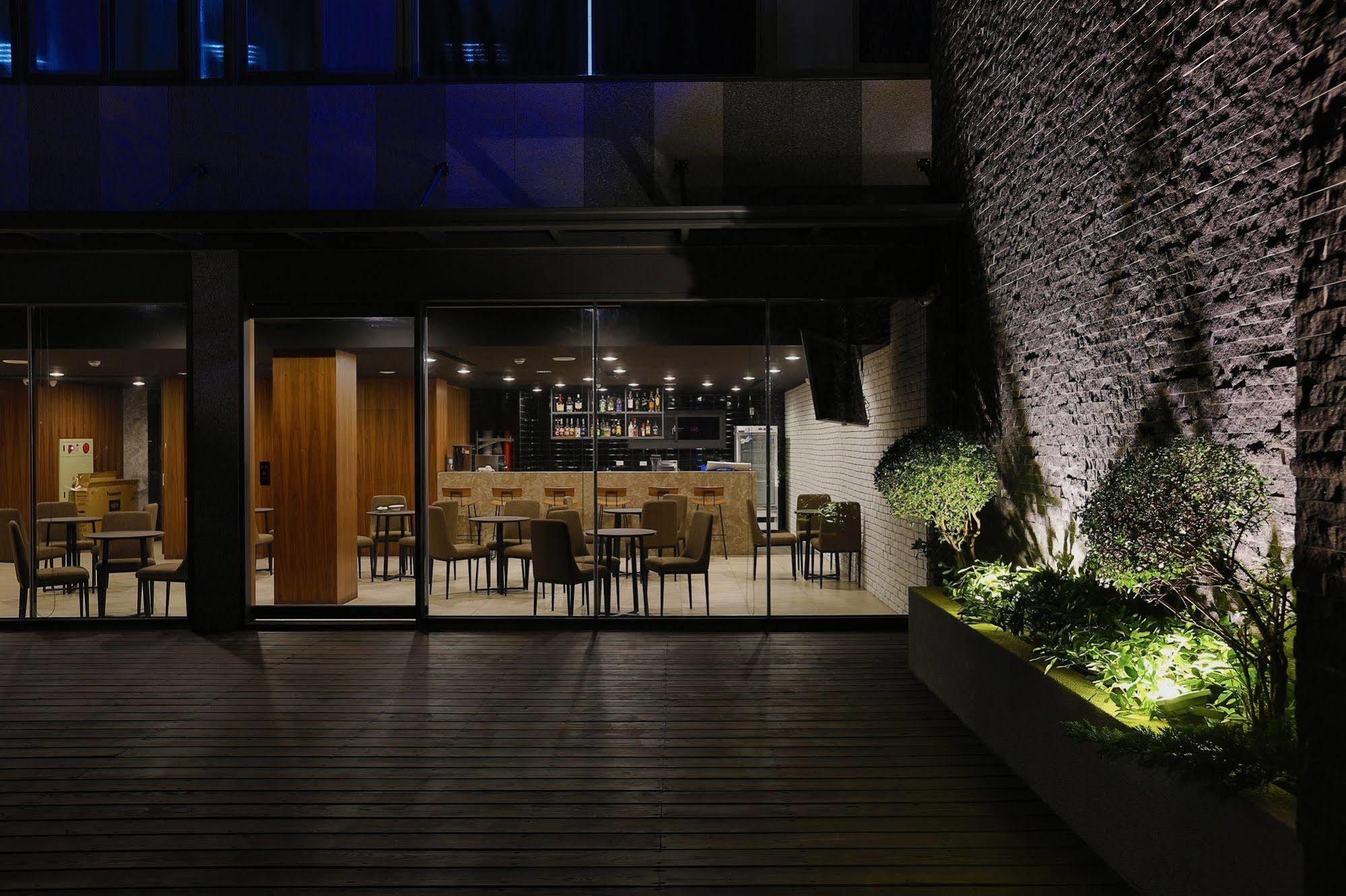 Hunt Champion Hotel Тайчжун Экстерьер фото