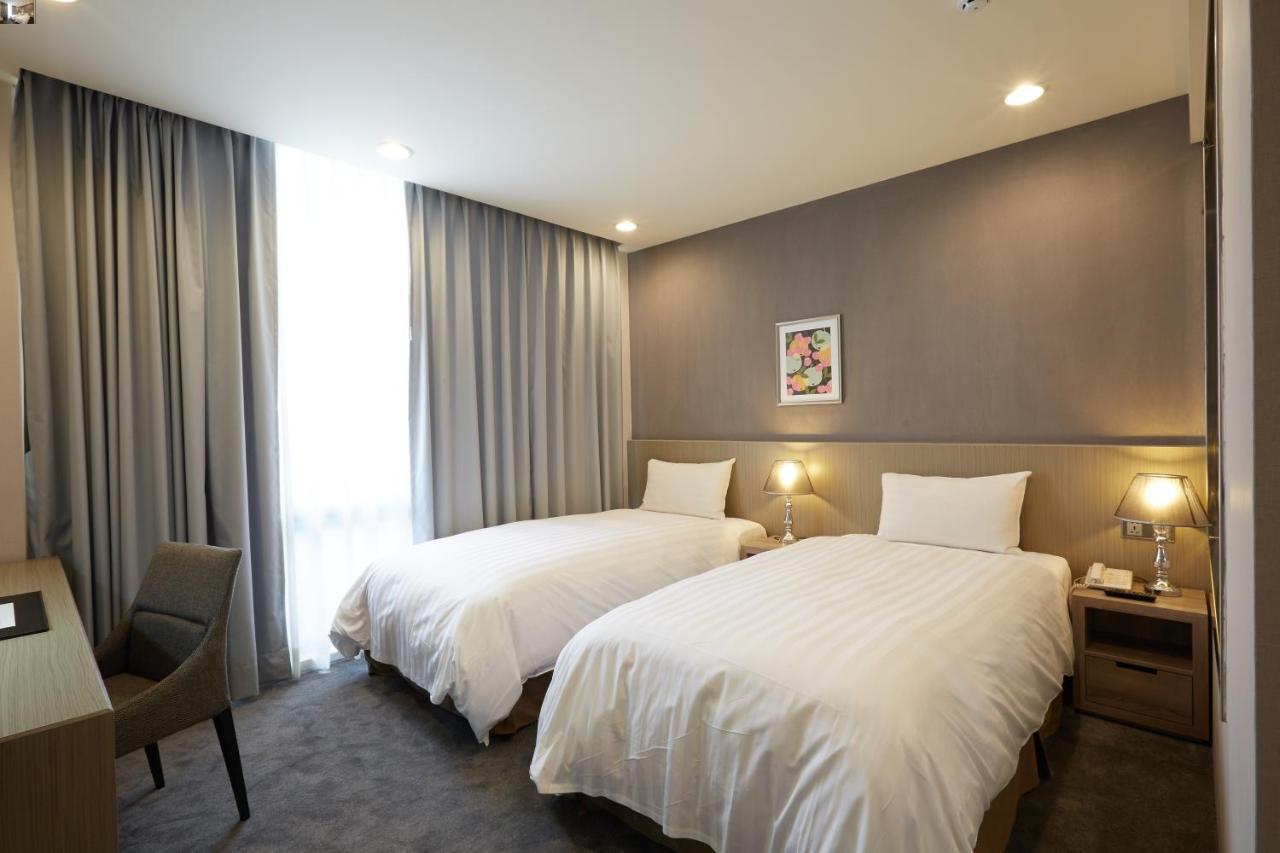 Hunt Champion Hotel Тайчжун Экстерьер фото