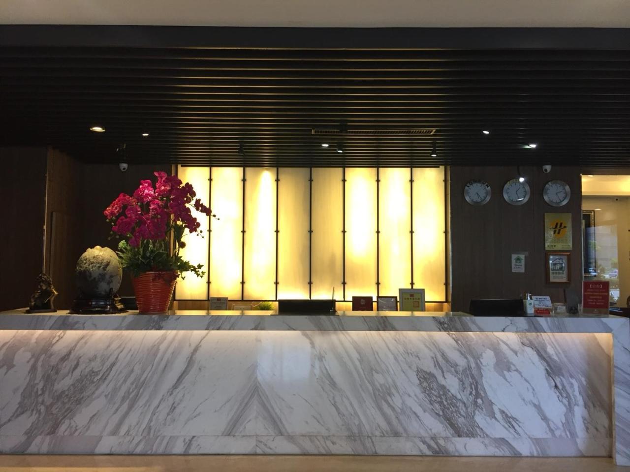 Hunt Champion Hotel Тайчжун Экстерьер фото